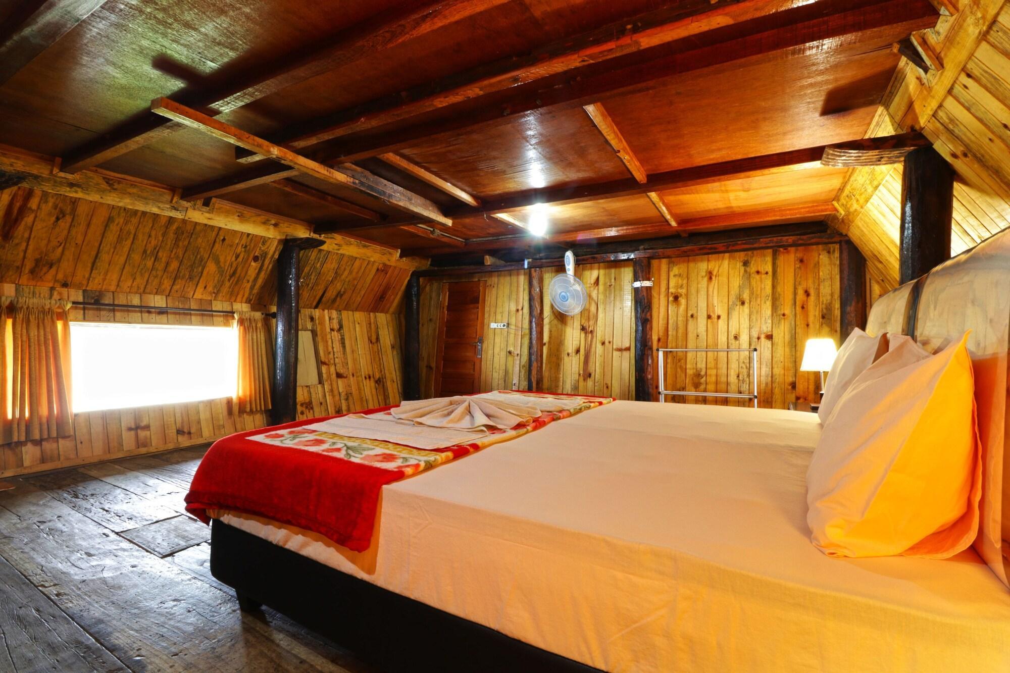 Tuk Tuk Timbul Bungalows Εξωτερικό φωτογραφία