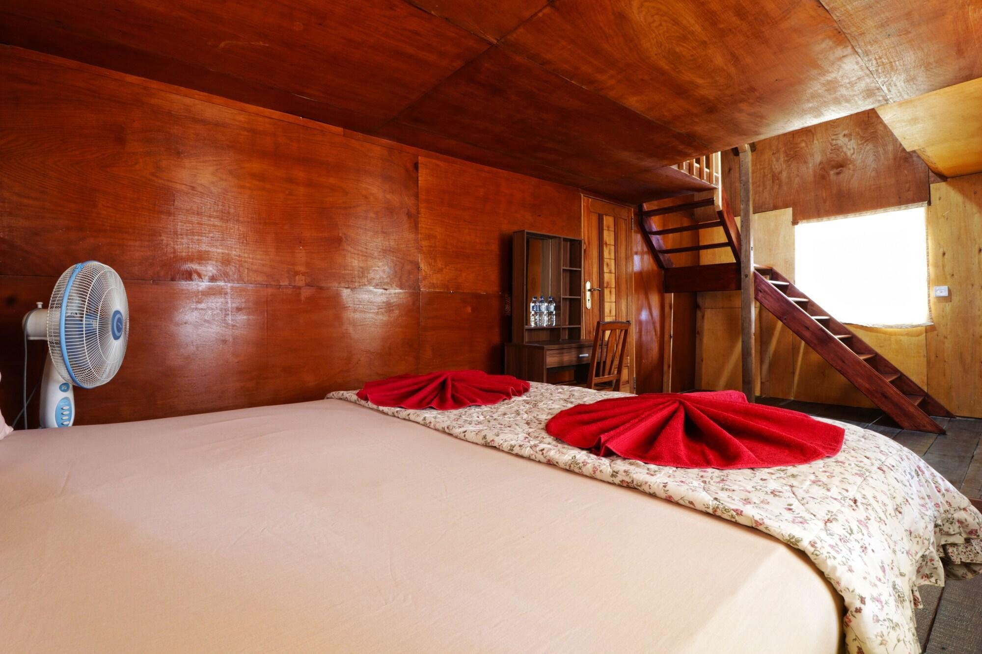 Tuk Tuk Timbul Bungalows Εξωτερικό φωτογραφία